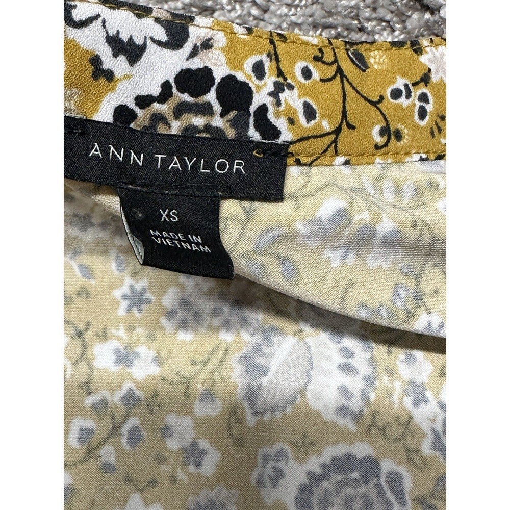 Ann Taylor X-Small Blouse Yellow Floral Long Sleeve V-Neck Boho Chic Cottage - Picture 5 of 9